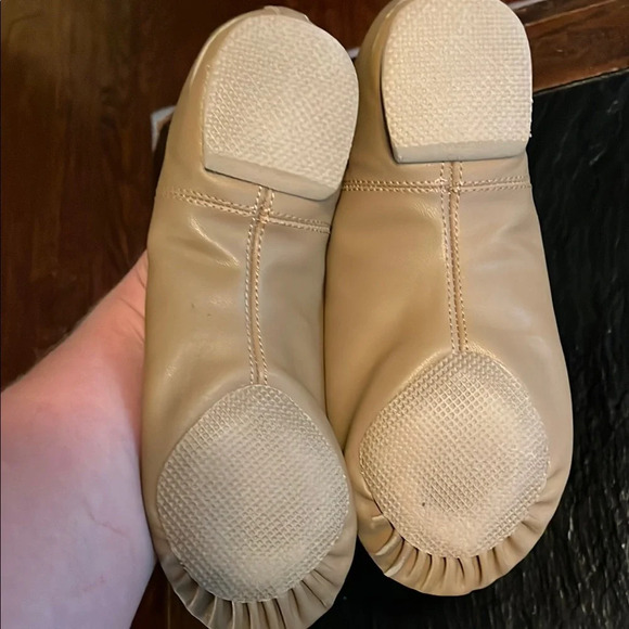 Tan jazz shoes - Picture 3 of 4